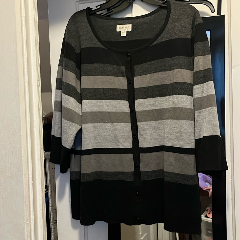 Woman’s Avenue 22/24 sweater
